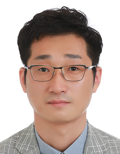윤경석 사진